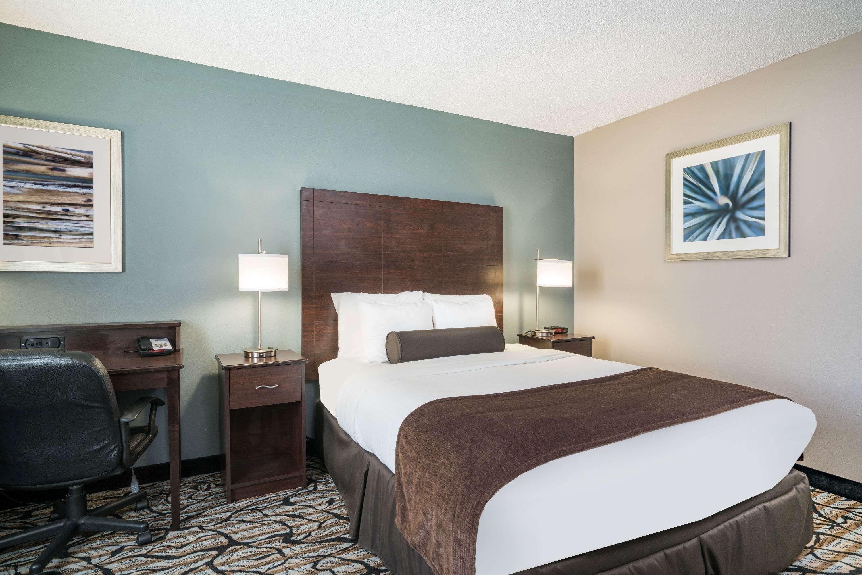 Days Inn & Suites By Wyndham Wausau Dış mekan fotoğraf