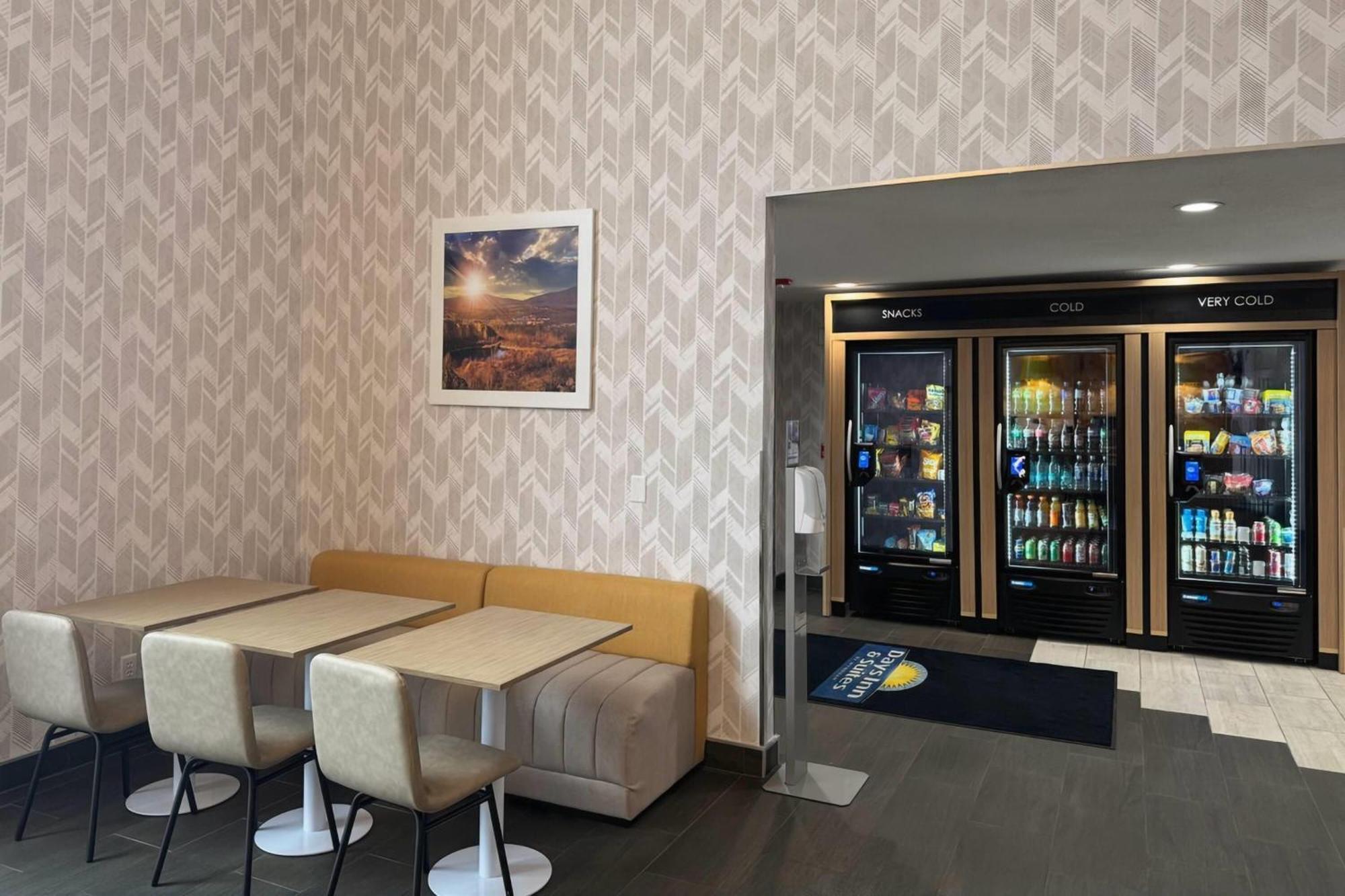 Days Inn & Suites By Wyndham Wausau Dış mekan fotoğraf