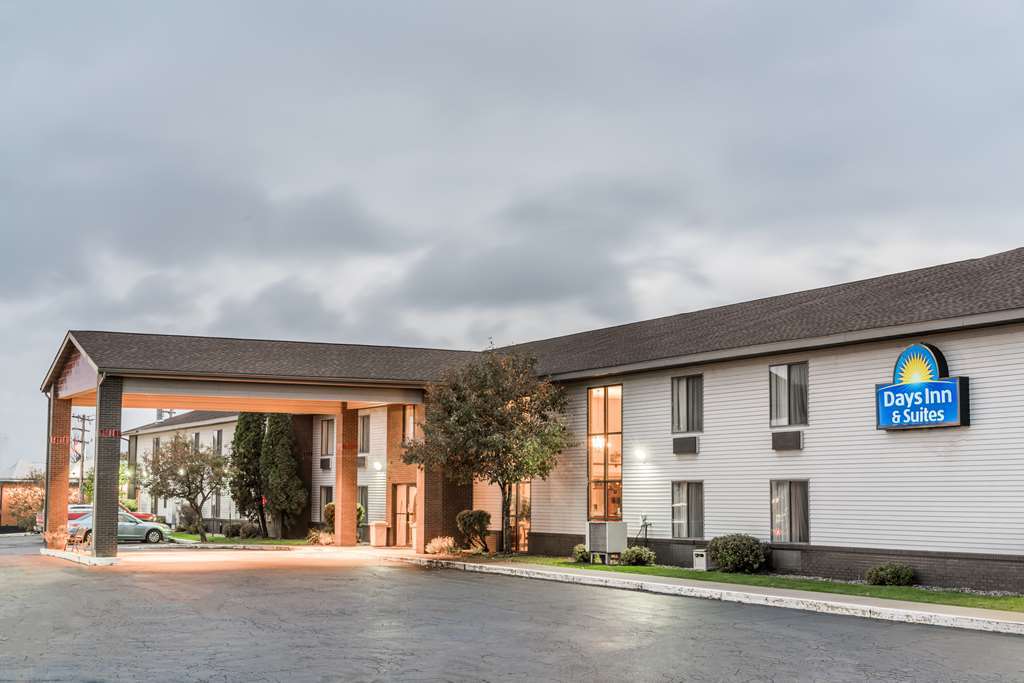 Days Inn & Suites By Wyndham Wausau Dış mekan fotoğraf